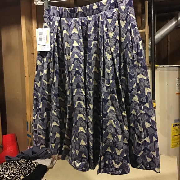 LuLaRoe Dresses & Skirts - LulaRoe Madison size Medium NWT